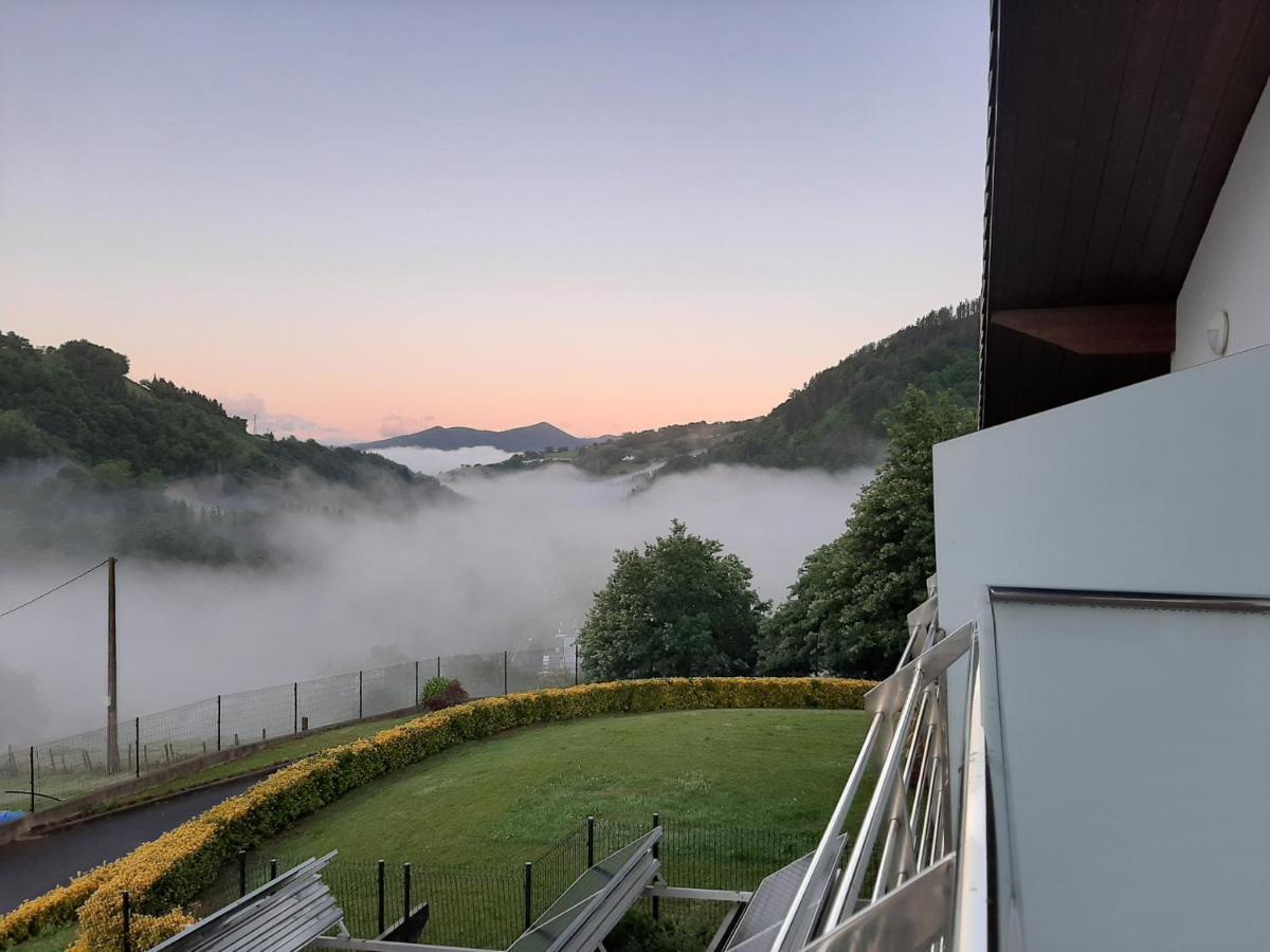 Uzturre - Baskeyrentals Berrobi Buitenkant foto